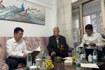 省鸿运国际集团党委国庆节前夕走访慰问老干部老党员